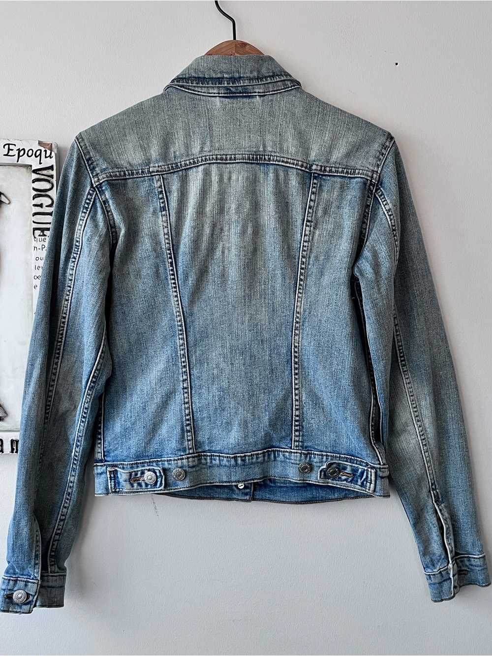 Y2K Levi's Women's Light Blue Washed Denim Jacket Size S - Picture 7 of 14